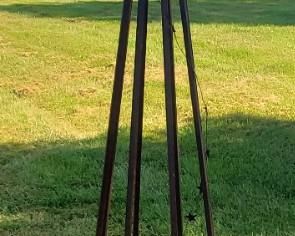 Metal Yard Trellis With Wire Star Garland, 6.5' Tall