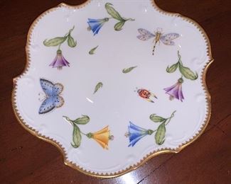 20 lobed luncheon plates - 8.5"