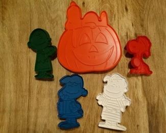 Vintage Charlie Brown and the great pumpkin cookie cutters