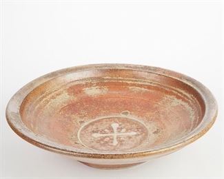 LOT 213: RANDY JOHNSTON LARGE STUDIO CERAMIC PLATTER