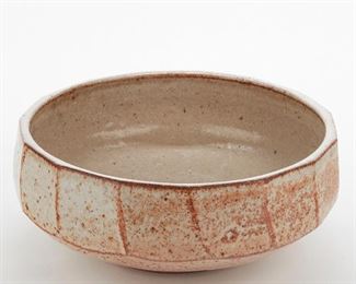 LOT 221: LARGE WARREN MACKENZIE STUDIO POTTERY BOWL