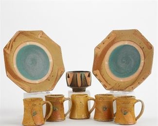 LOT 227: GRP: 8 JEFF OESTREICH STUDIO POTTERY CERAMIC DISHES
