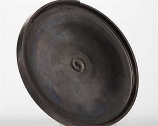 LOT 340: LARGE JAPANESE ROUND STUDIO CERAMIC TRAY
