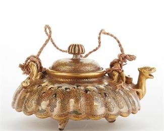 LOT 342: JAPANESE MEIJI SATSUMA TEAPOT