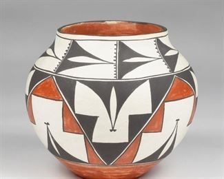 LOT 389: GRACE CHINO ACOMA PUEBLO POT