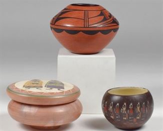 LOT 404: LOT OF 3 SMALL NATIVE AMERICAN JARS