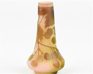 LOT 415: GALLE FRENCH CAMEO GLASS PERFUME ATOMIZER BOTTLE BOTTOM