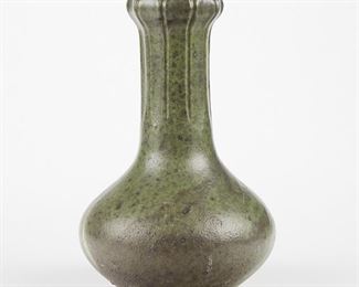 LOT 473: ARTS & CRAFTS GREEN POTTERY VASE