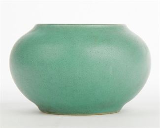 LOT 475: DENVER WHITE POTTERY MATTE GREEN GLAZED POT