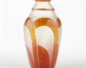 LOT 527: DEGUE FRENCH ART DECO CAMEO GLASS VASE