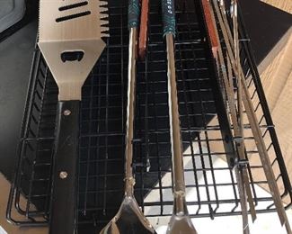 Grill utensils