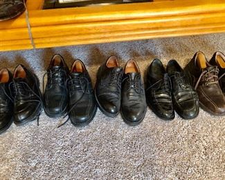 Men's size 9 shoes