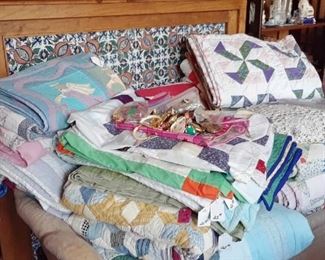 Examples of quilts.