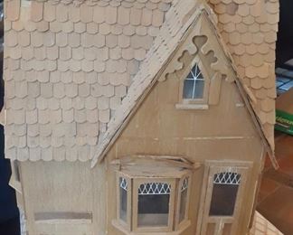 Smaller doll house that coordinates with the one in the first sale.