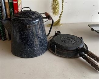 Antique early 1900s Grisworld  no 8 waffle maker with base