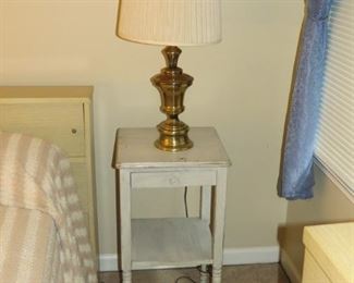 PAIR OF END TABLES AND LAMPS.
