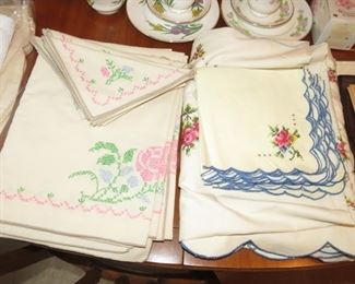 TABLECLOTHS AND NAPKINS.