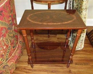 GORGEOUS MAHOGANY 19X12X24 SIDE TABLE OR ACCENT TABLE... JUST OUTSTANDING