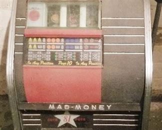 Mills 25¢ slot machine.