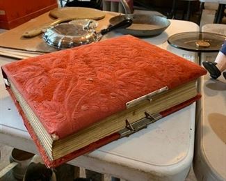 Antique 1800s Victorian photo album with photos!