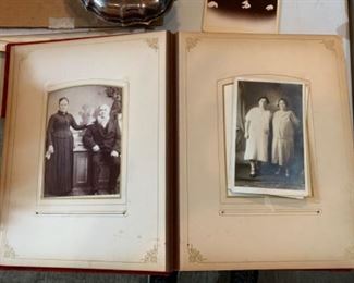 Antique 1800s Victorian photo album with photos!