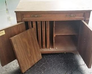 Esita shaker table