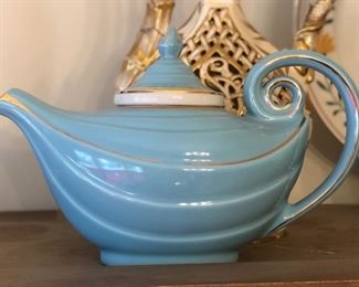Aladdin tea pot 
