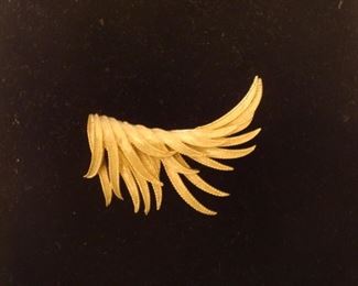 SMALLS Area-CASE:  A vintage 1950's BOUCHER pin in the design of a single bird's wing is marked "2103."