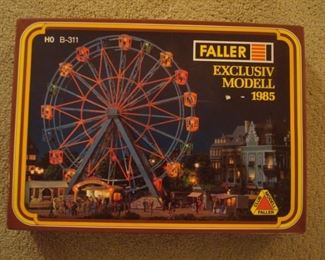 SMALLS Area:  A FALLER HO-B311 (1985) ferris wheel model is very collectible!
