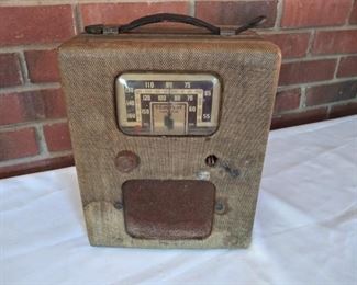 Vintage Truetone Tiny Four Radio