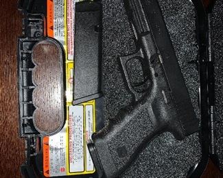 glock 17 9 mm w/2 magazines
