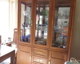 china hutch that matches dining table