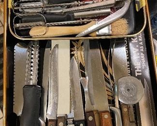 Knives, cutlery, kitchen items