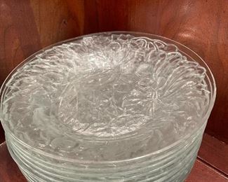 Embossed glass dinnerware 