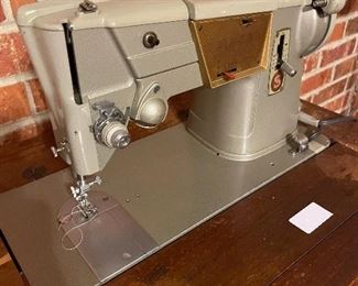 Another singer machine with table