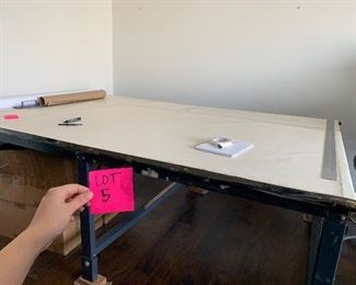 Lot 5: cutting table