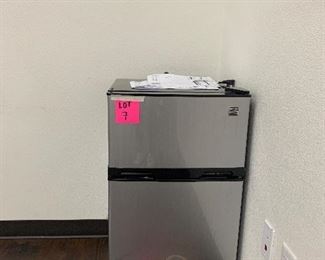 Lot 7: small refrigerator