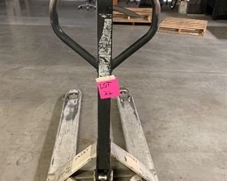 Lot 22: forklift