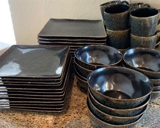 Dinnerware "Ostrich" by Tabletops 4 pc Set for 12pp