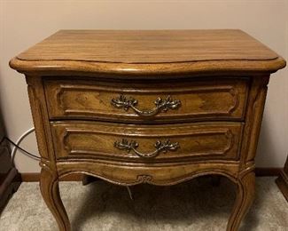 Side table, beautiful wood & perfect condition