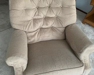 Comfortable swivel/recliner  