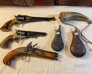 kit models, made in Italy, powder horns