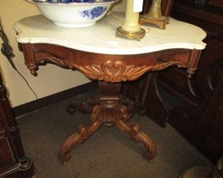 Rococo Victorian Turtle Top Parlor Table