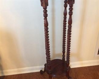 Spool legs make this plant stand extraordinary!