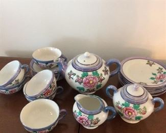 Child's antique tea set for 6!