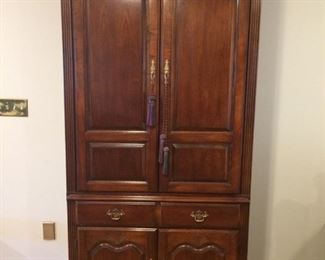 Like new entertainment center with lots of storage!!