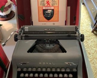 vintage HyTone typewriter in original case with manuals