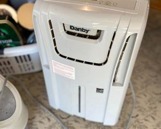 Danby de/humidifier