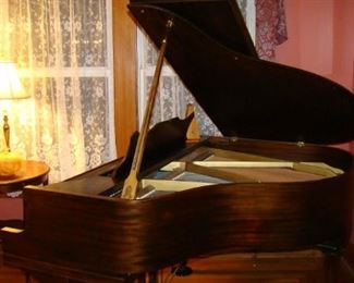 Gulbransen Baby Grand Piano. Excellent Condition. $1200.00... Available for purchase NOW. Call to view and purchase.