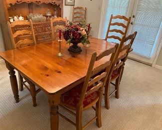 Pennsylvania House pine dining table and 6 chairs
